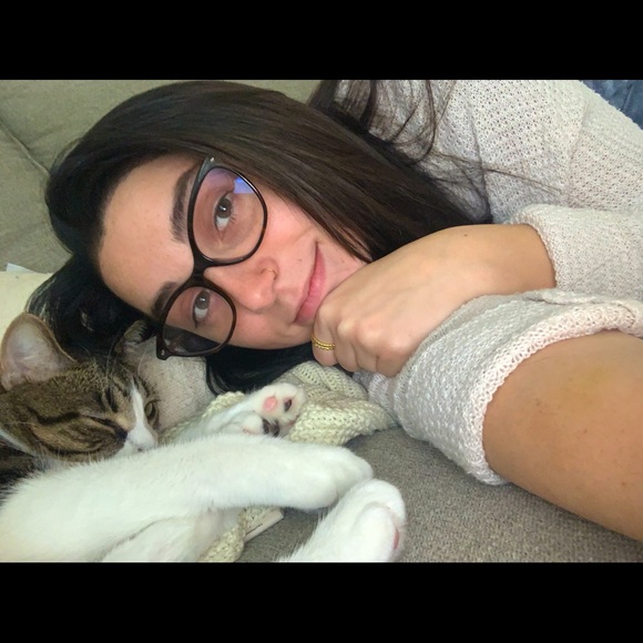 Meet your Posher, Lydia - Picture 1 of 1